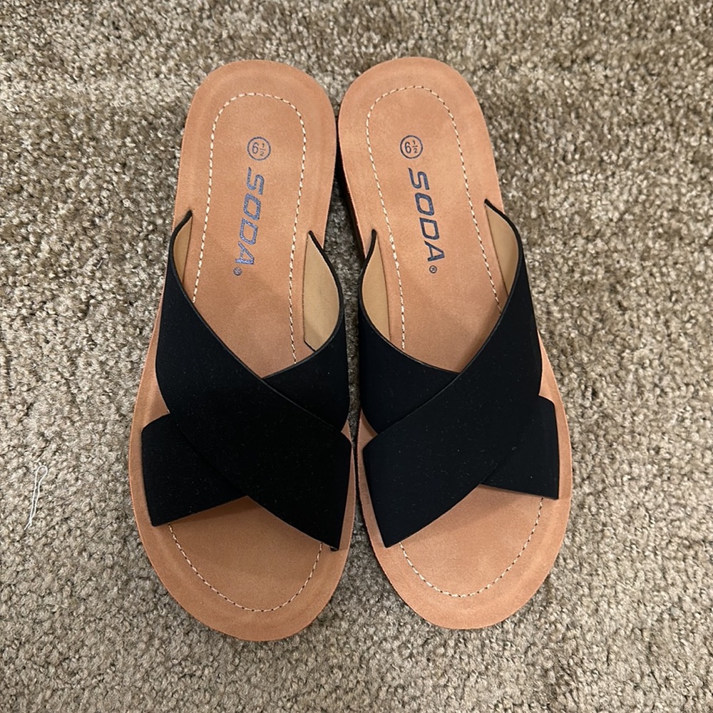 Soda sandals